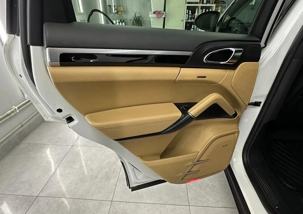 Porsche Cayenne cena 105500 przebieg: 188100, rok produkcji 2014 z Białystok małe 497